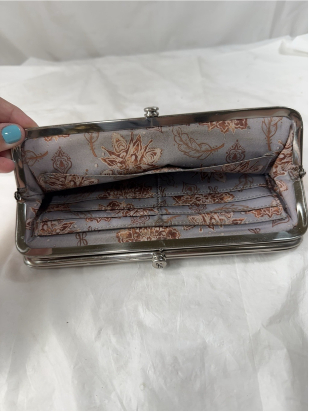 HOBO The Original Lauren Orange Clutch Wallet - Picture 3 of 15